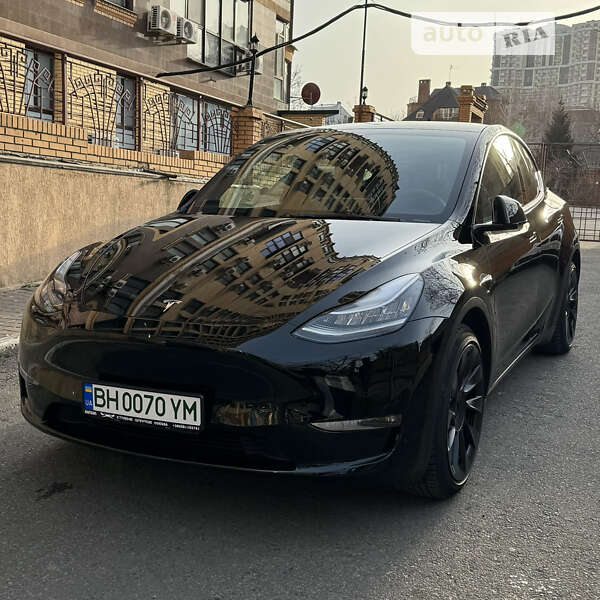 2022 tesla model y