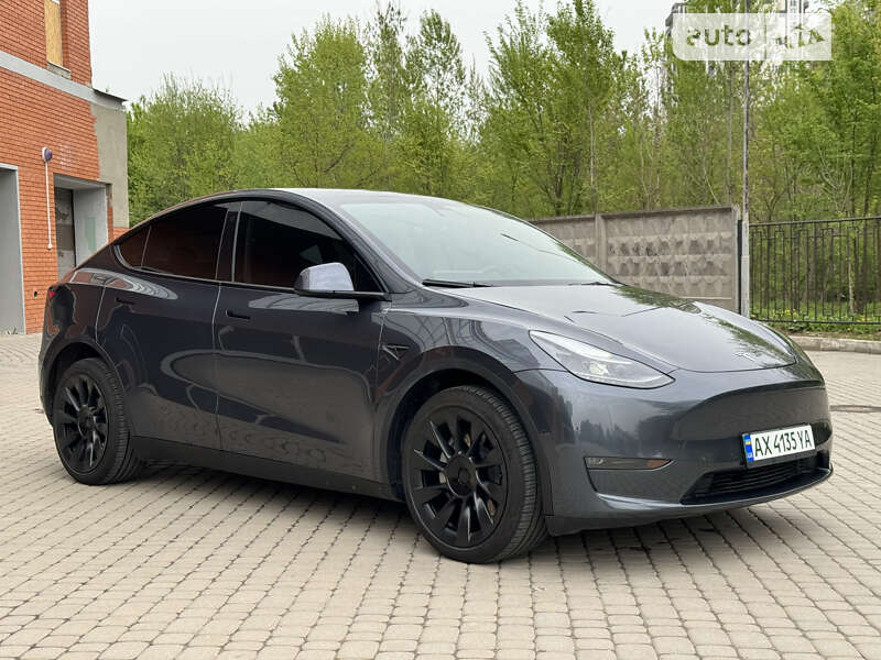 2022 tesla model y