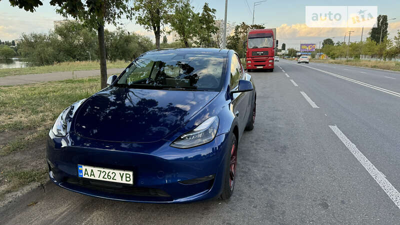 2022 tesla model y