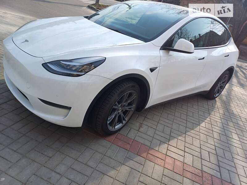 2021 tesla model y