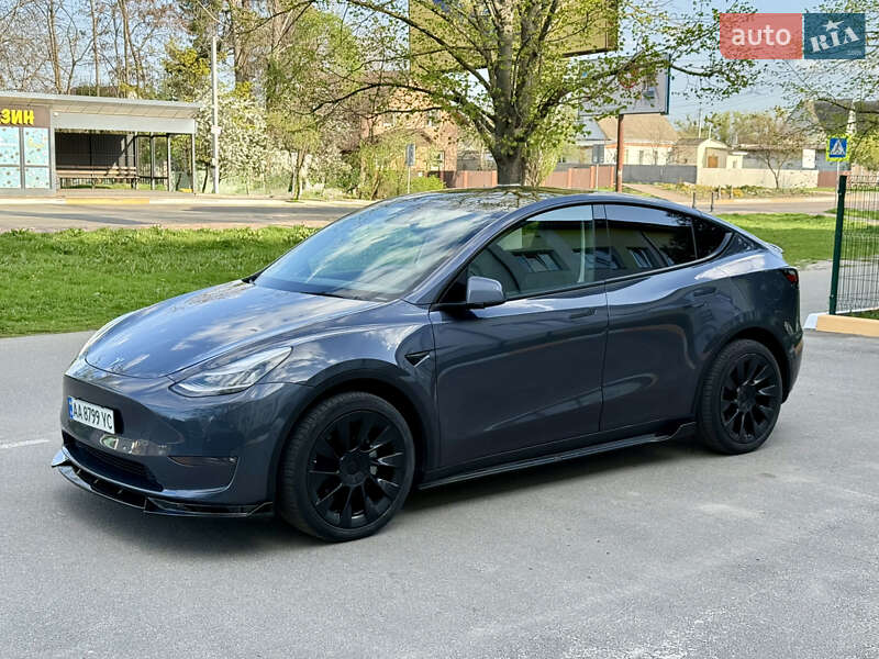2022 TESLA Model Y