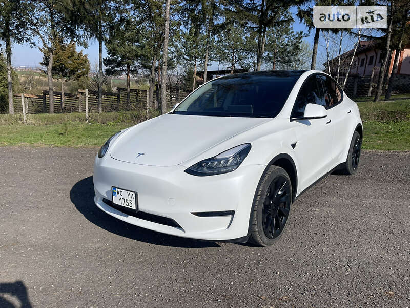 2022 tesla model y