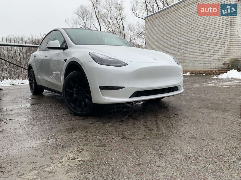 2022 tesla model y