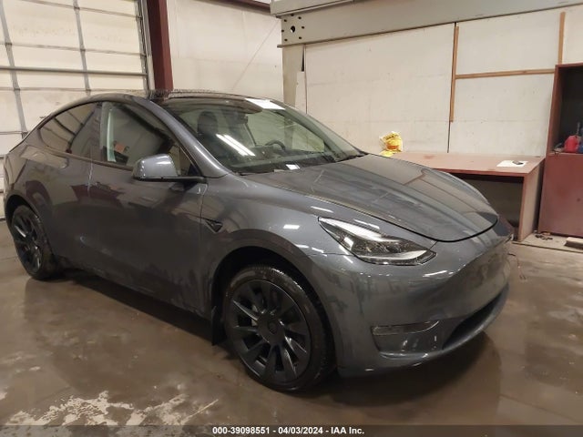 2023 tesla model y