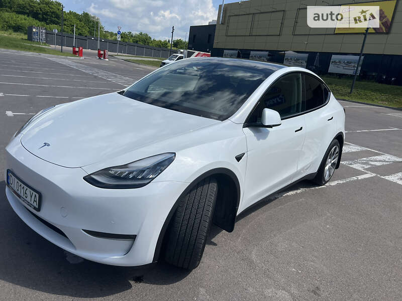 2022 tesla model y