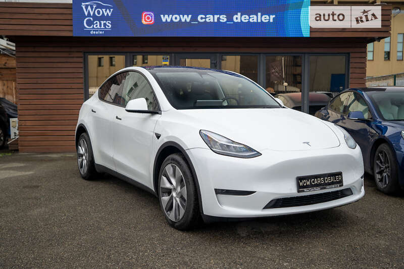 2022 tesla model y