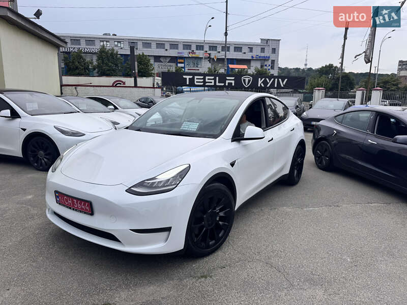 2023 TESLA Model Y