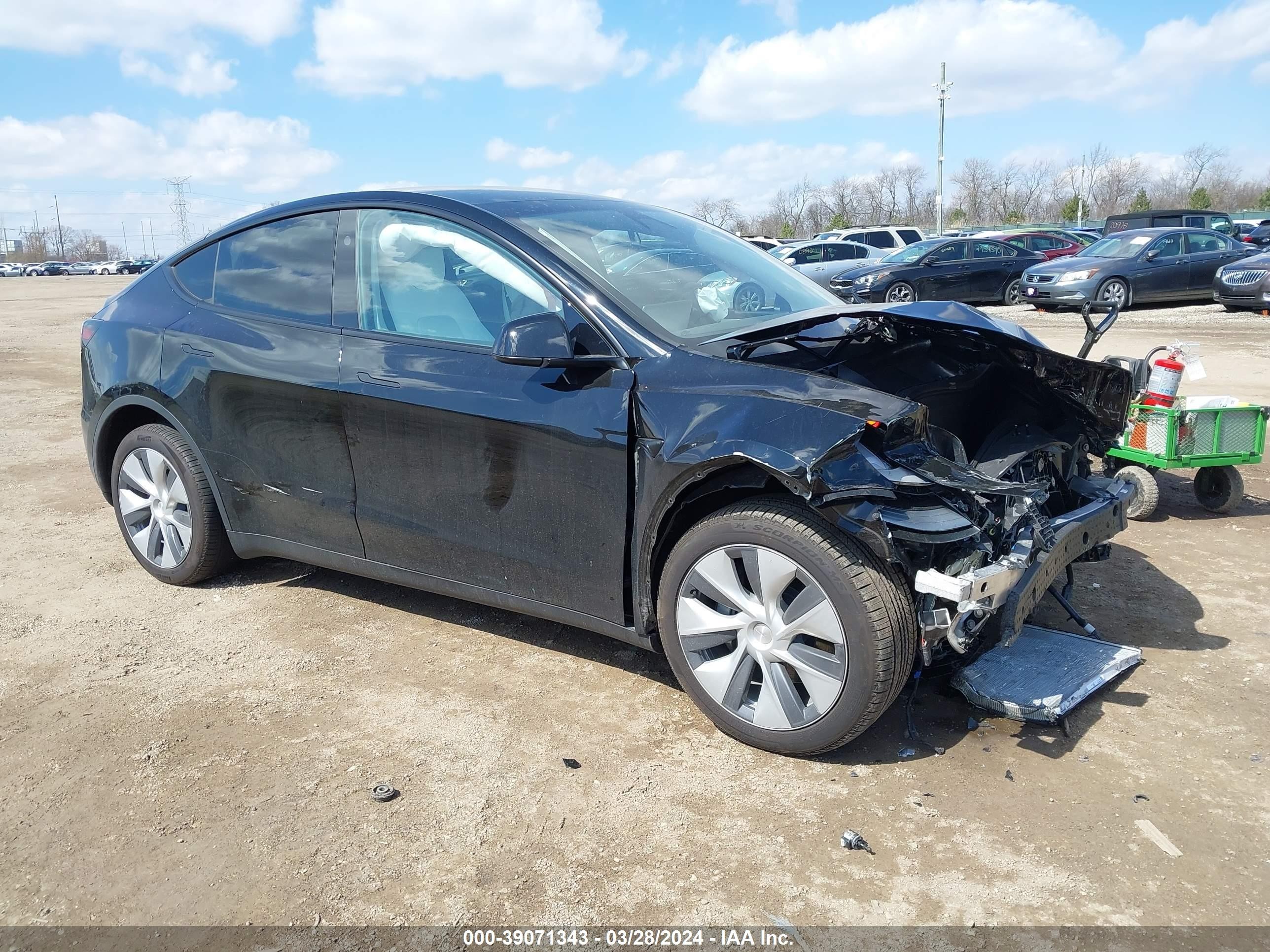 2023 tesla model y