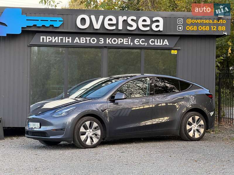2023 tesla model y