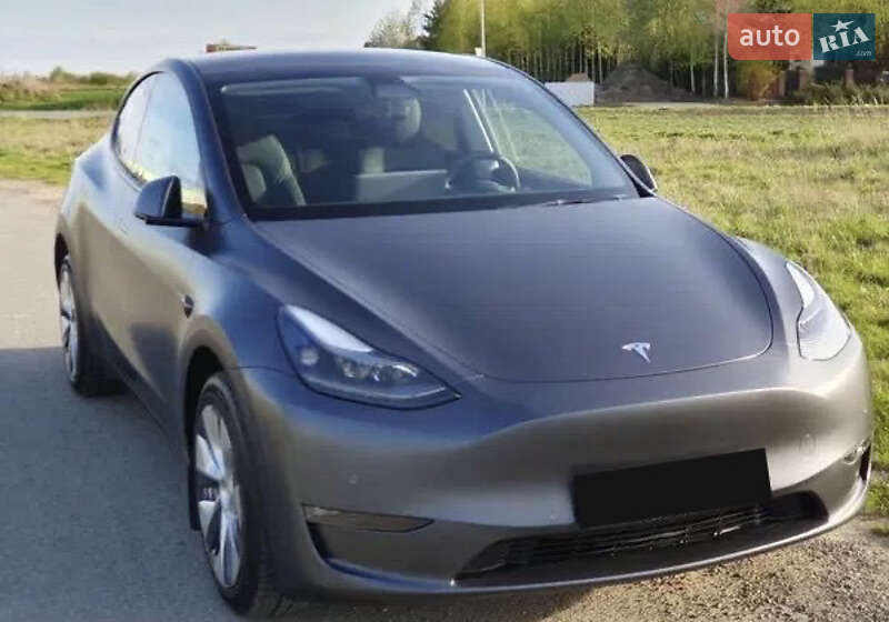 2023 tesla model y