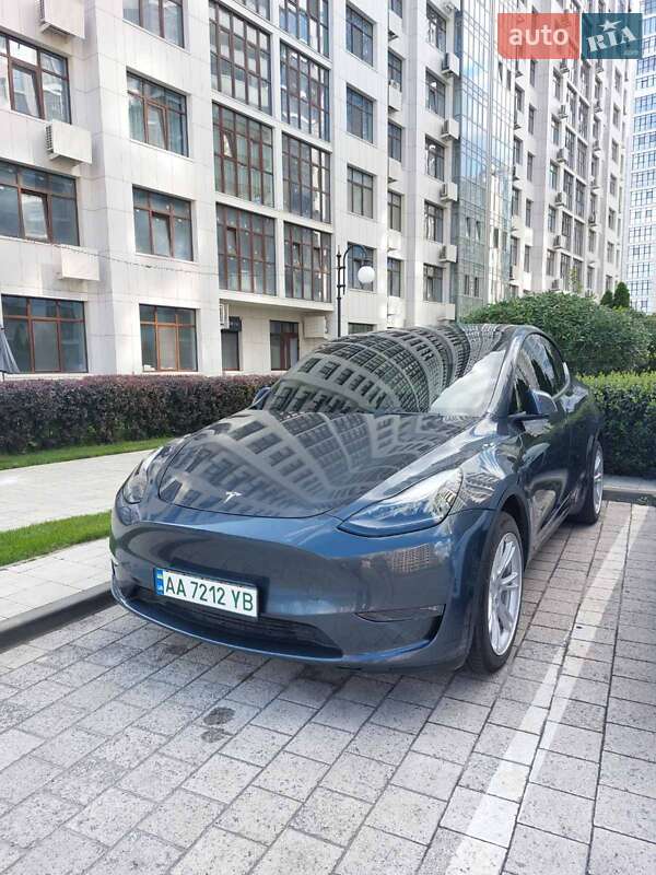 2022 tesla model y