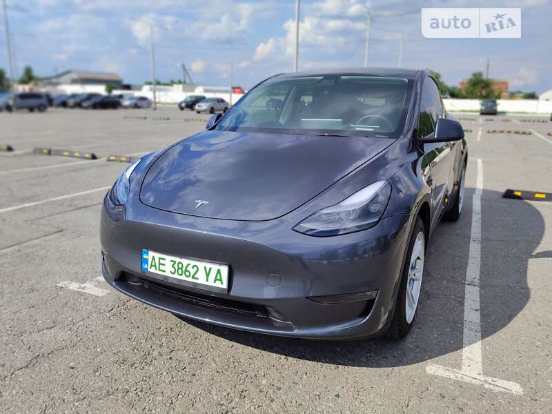 2022 tesla model y