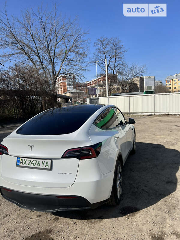 2022 tesla model y