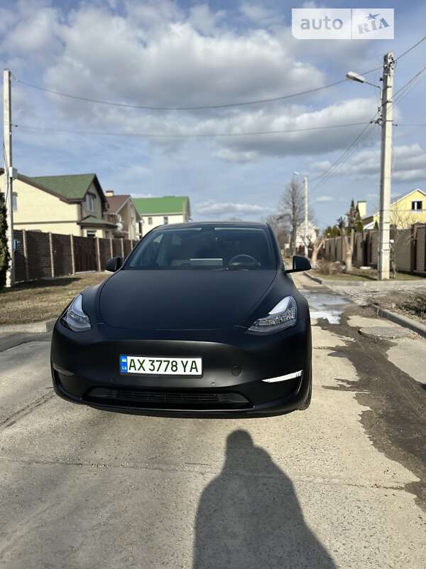 2022 tesla model y