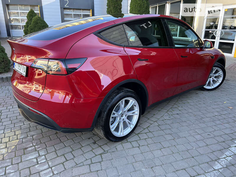 2022 tesla model y