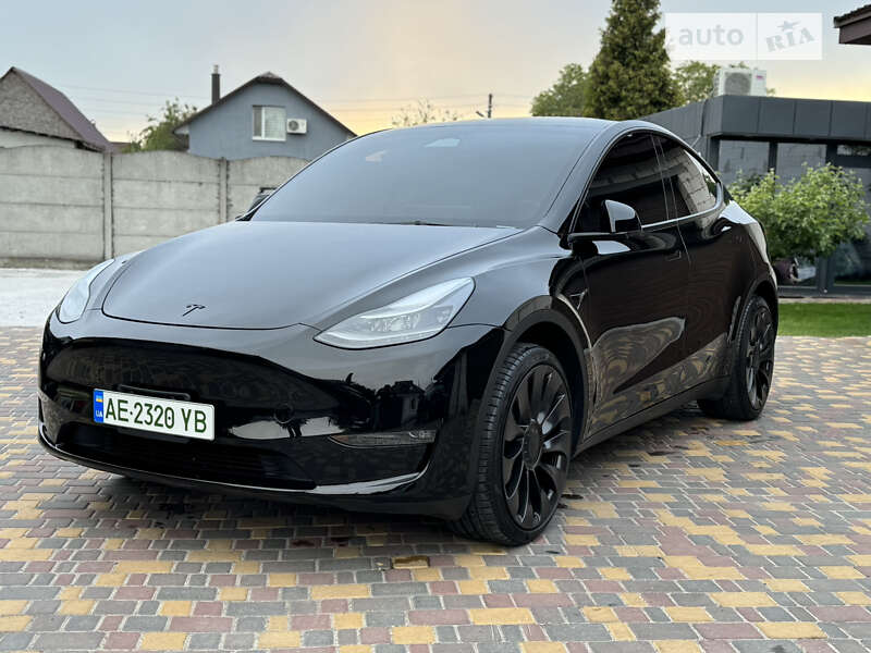 2023 TESLA Model Y