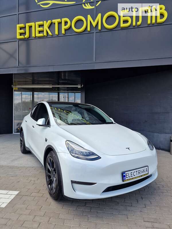 2022 tesla model y