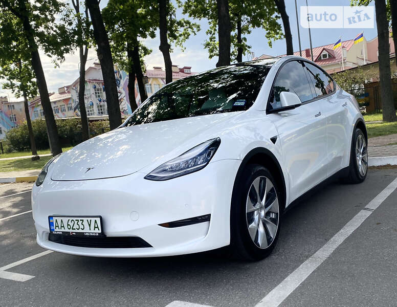 2022 tesla model y