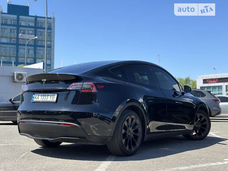 2022 tesla model y