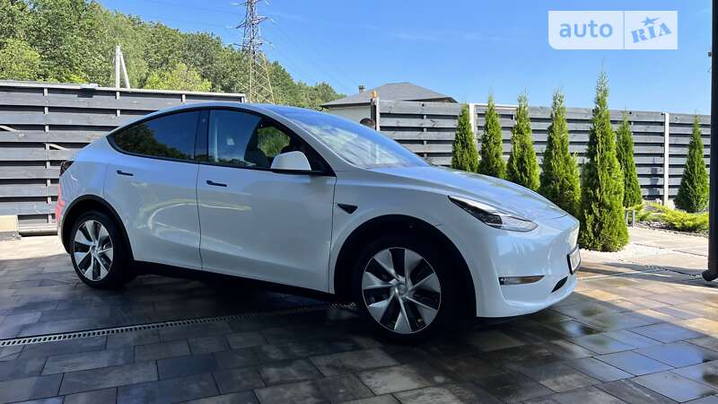 2022 tesla model y