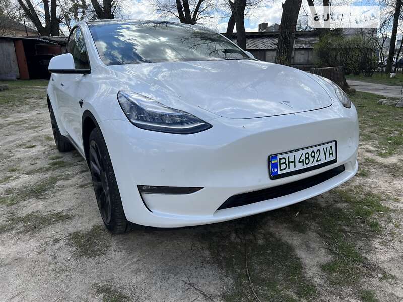 2022 tesla model y