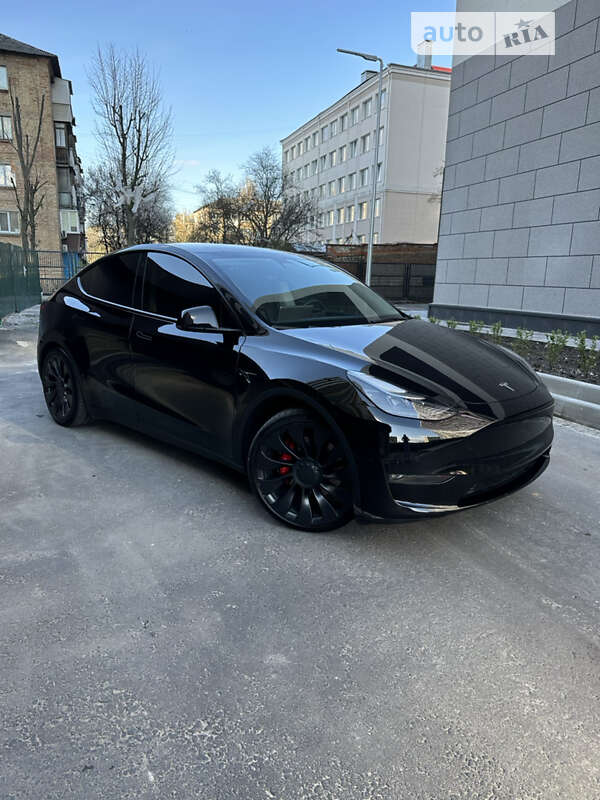 2022 tesla model y
