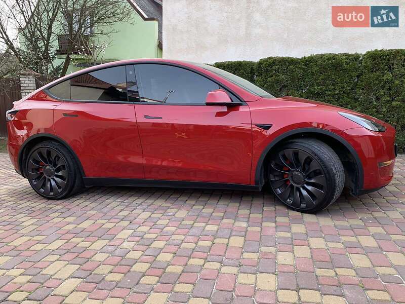 2023 tesla model y