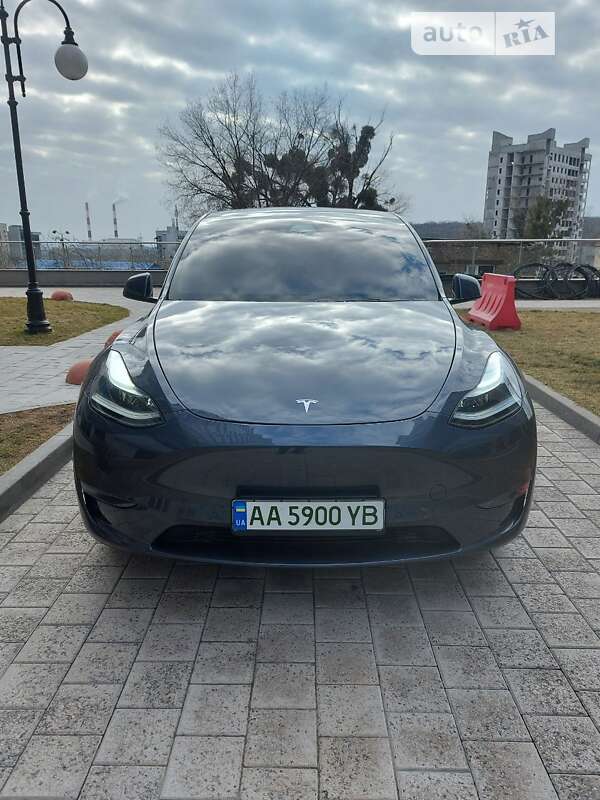 2022 TESLA Model Y
