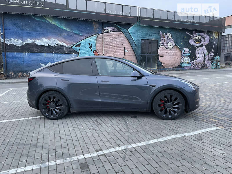 2022 tesla model y