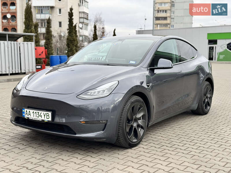 2022 tesla model y