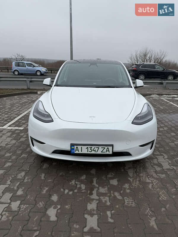 2022 tesla model y