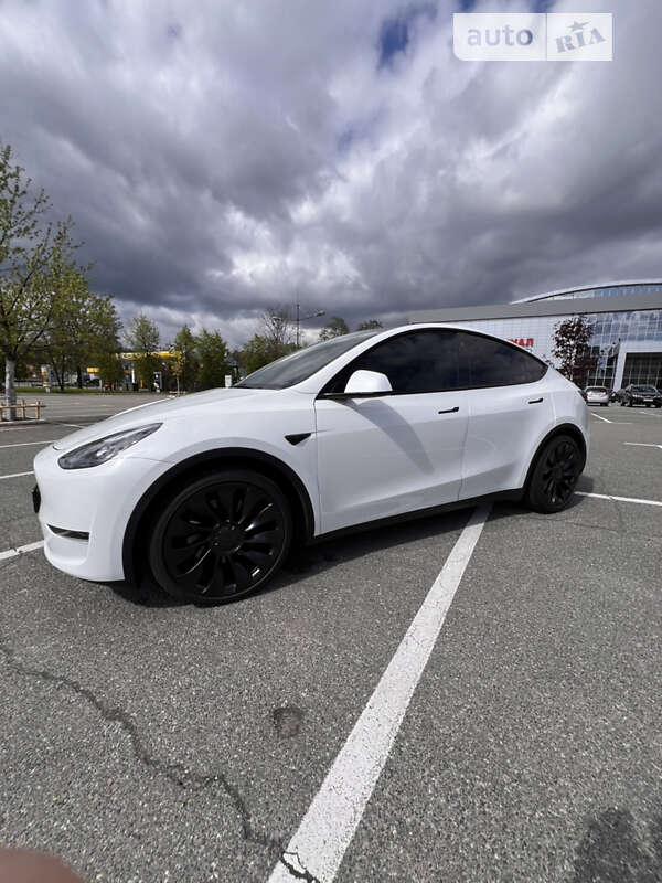 2021 tesla model y