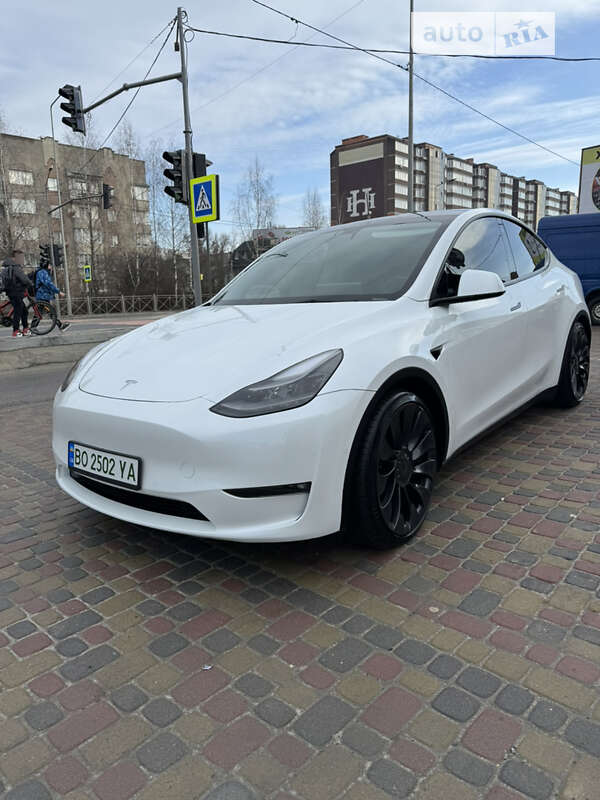 2021 tesla model y