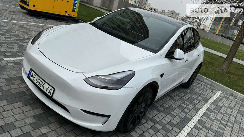 2022 tesla model y
