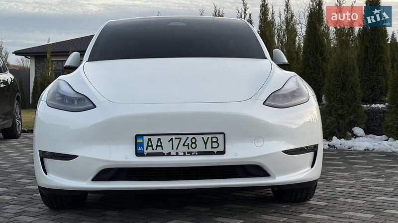 2022 tesla model y