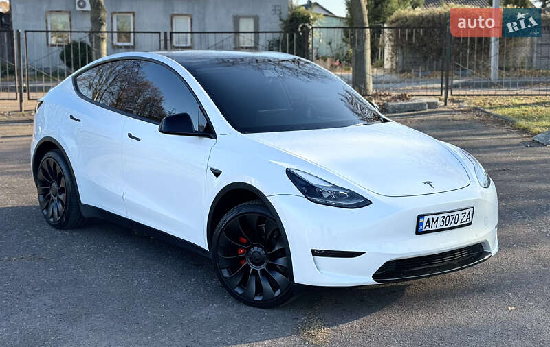 2022 tesla model y