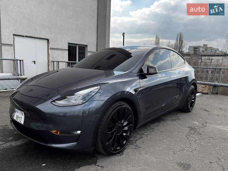 2022 tesla model y