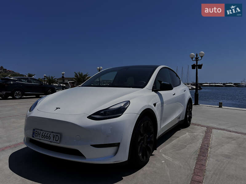2021 tesla model y
