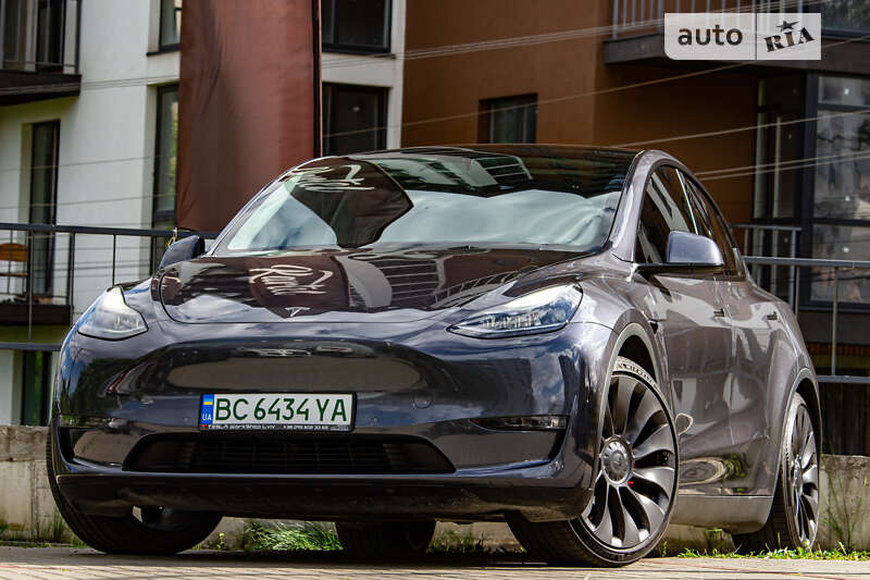 2022 tesla model y