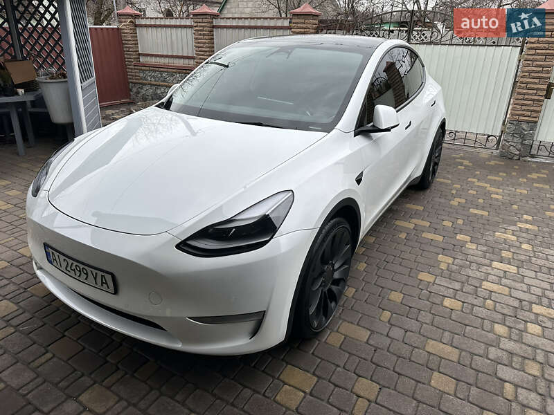 2022 tesla model y