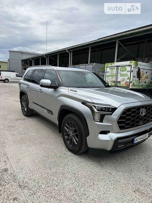 2023 toyota sequoia