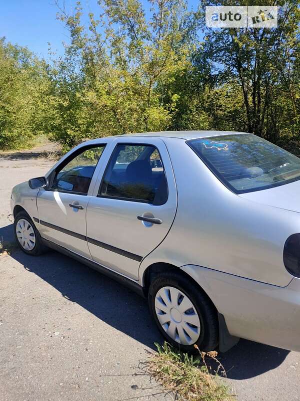 2005 fiat siena