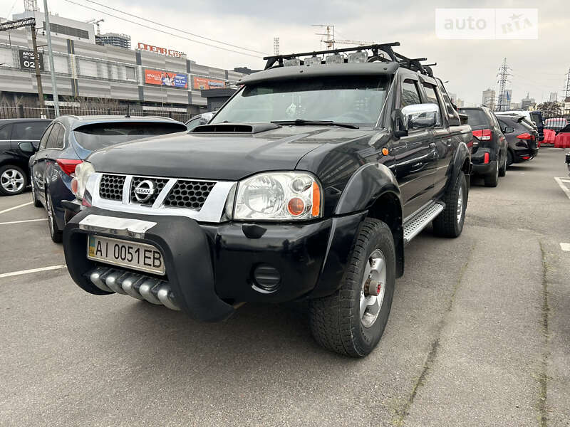 2012 nissan np300
