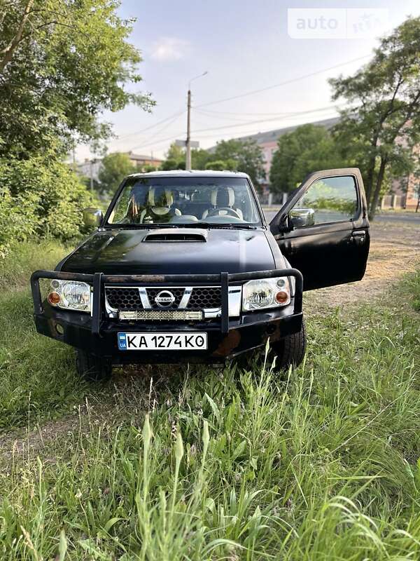 2013 nissan np 300