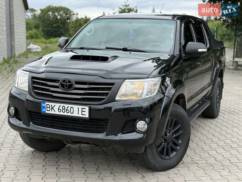 2012 toyota hilux