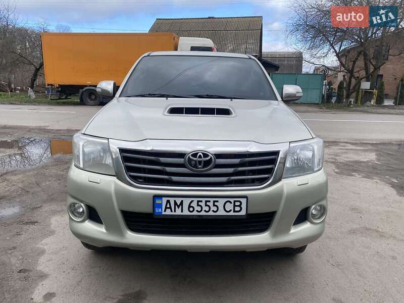 2012 toyota hilux