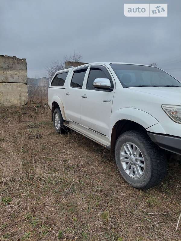 2013 toyota hilux