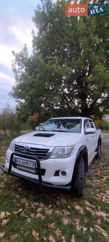 2012 toyota hilux