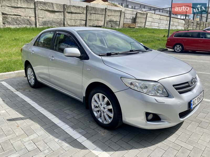 2010 toyota corolla