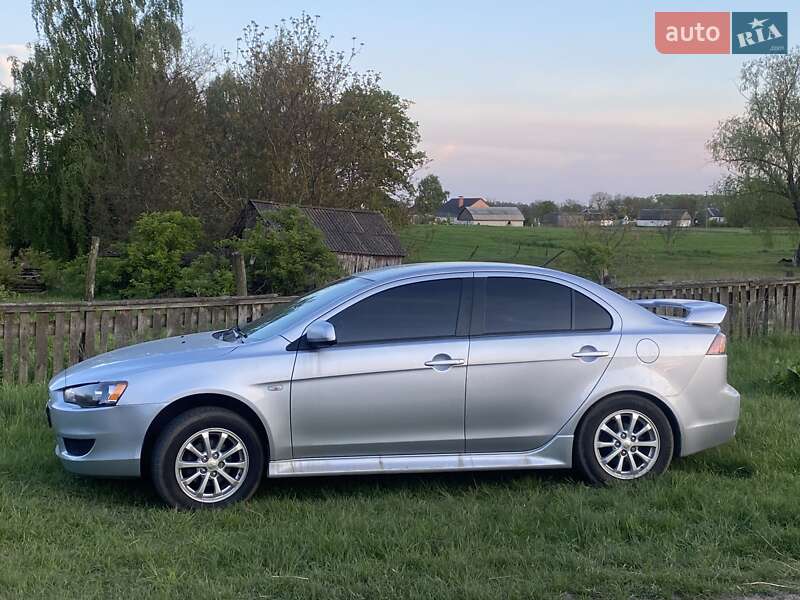 2013 mitsubishi lancer